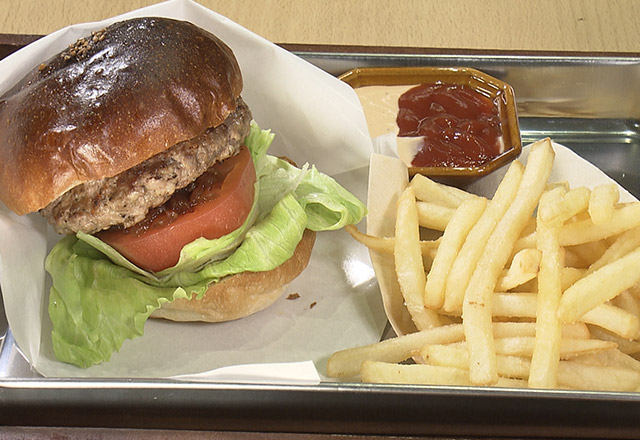 「Life BASE」（金ケ崎町）のハンバーガー